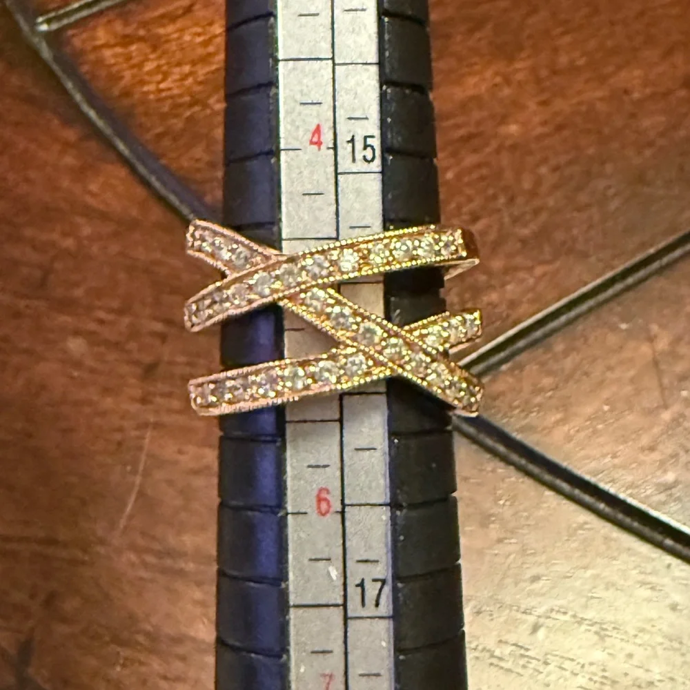 18K gold plated bezel set cubic zirconia ring - Picture 5 of 8